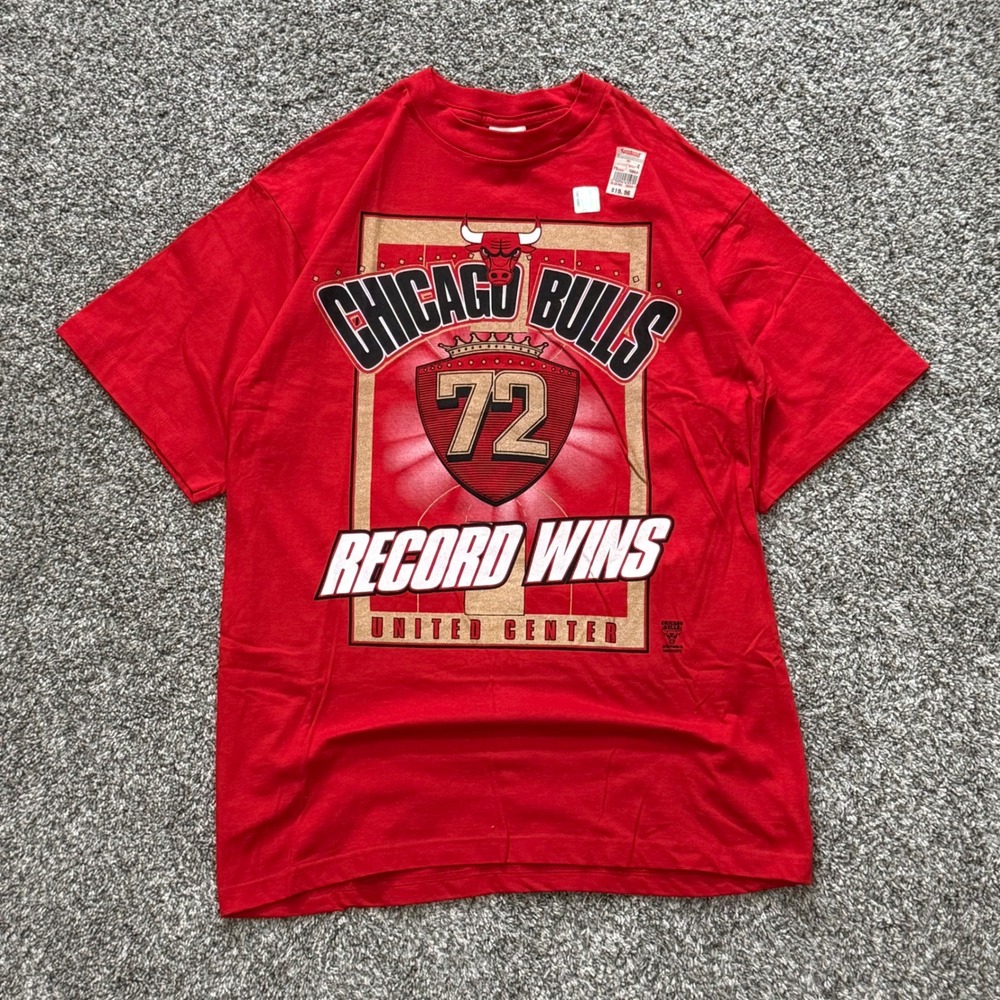 Vintage 1996 Chicago Bulls 72-10 Record Wins TShirt Tour Champ Mens XL Deadstock